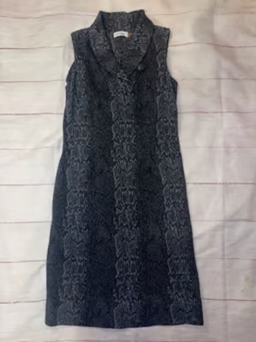CALVIN KLEIN SIZE 4 SNAKE PRINT DRESS LOT5873